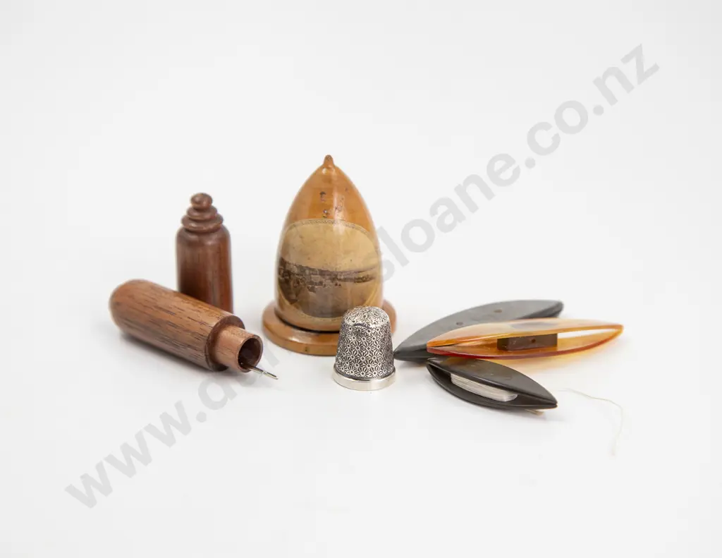 Victorian Weymouth Souvenir Thimble Case Image 1++
