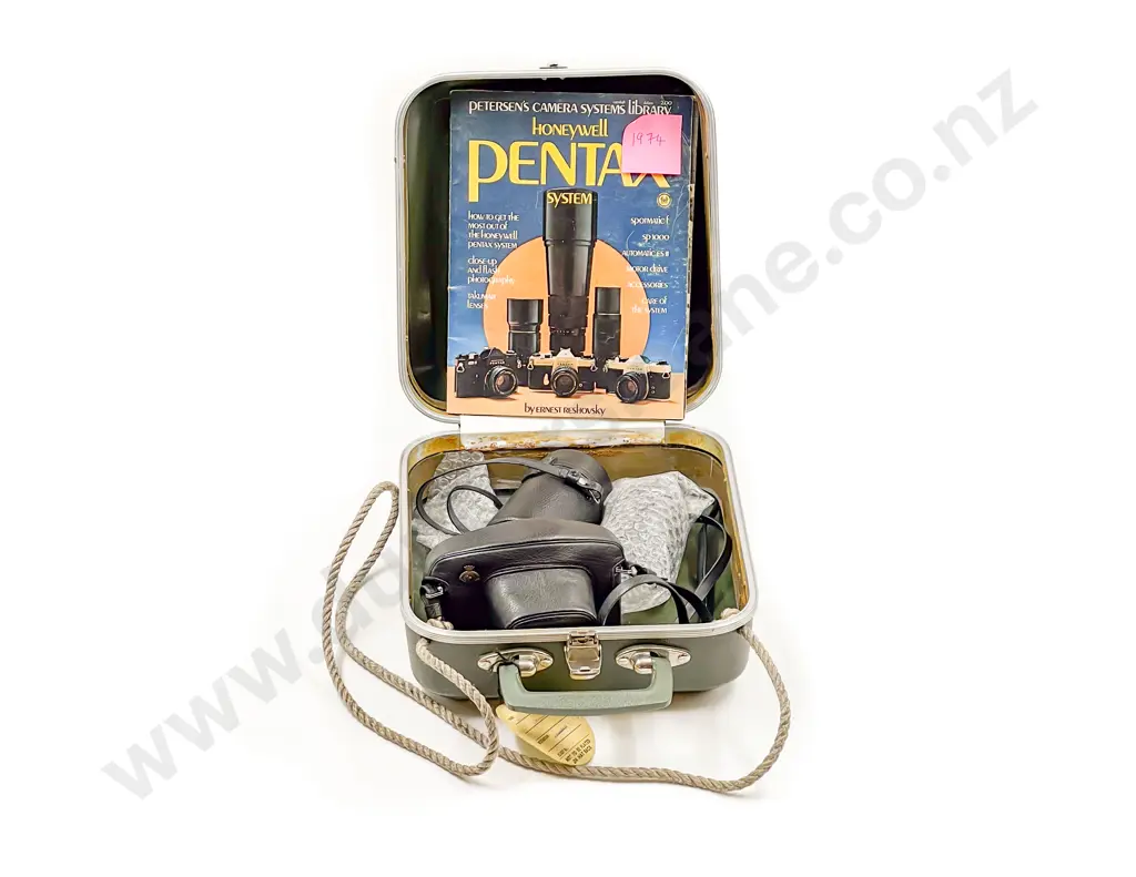 Asahi Pentax Sportamatic Camera with Accessories in Case Image 1++