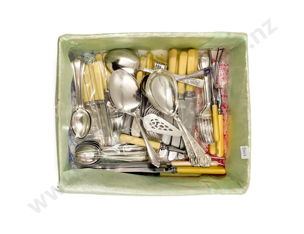 Quantity of Assorted Bone Handled Cutlery etc Image 1++