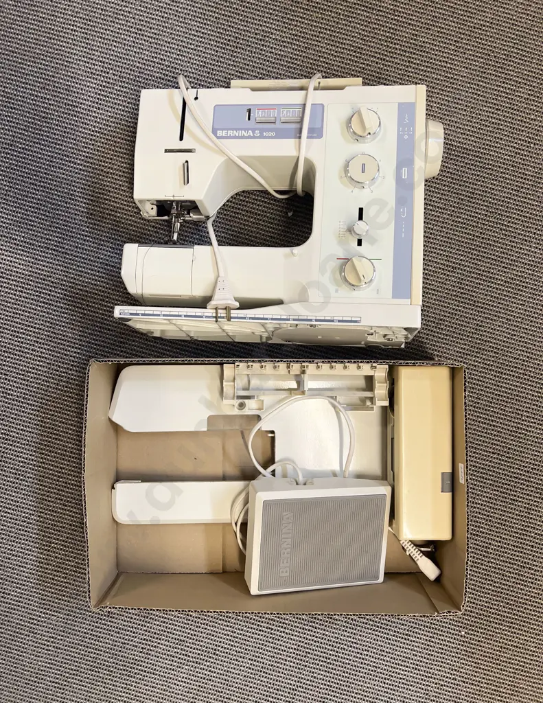 Bernina Sewing Machine together with Small Box of Accessories Image 1++
