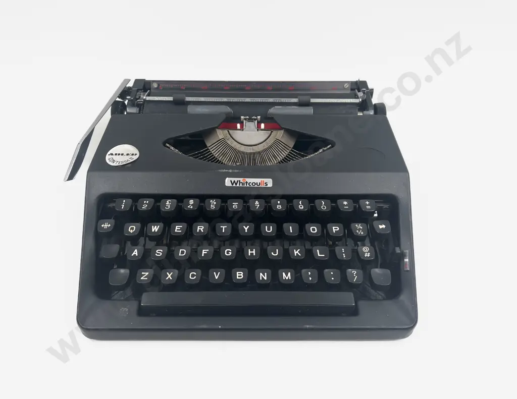 Vintage Adler Boxed Portable Typewriter Image 1++