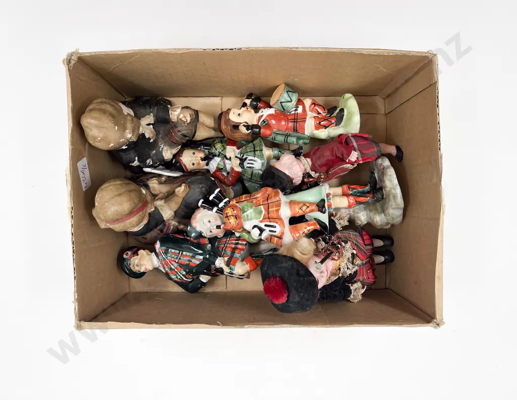Collection of Ceramic Scottish Dolls Image 1++