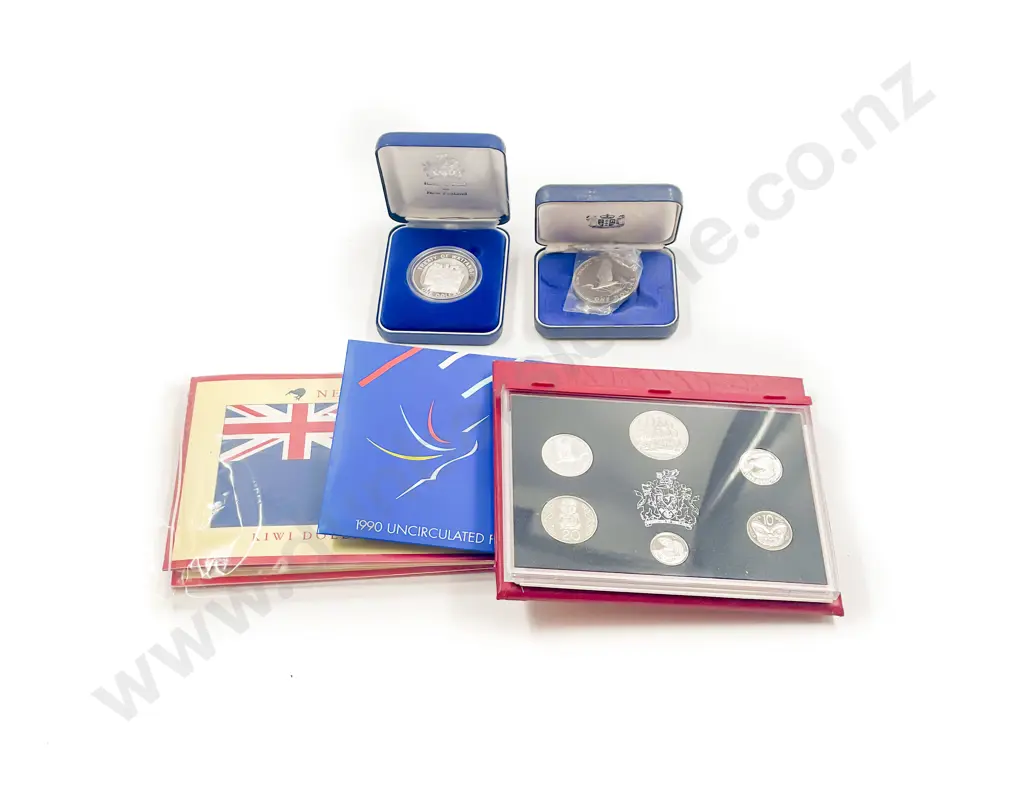 NZ 1990 Proof and Unc Coin Set with 1990 Silver $1 and Unc Coin Packs Image 1++