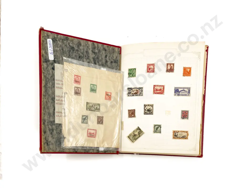 Vintage NZ and Australian Stamp Album Image 1++
