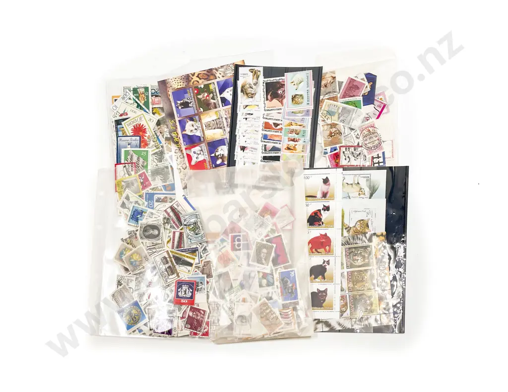 Small Qty World Loose Stamps Image 1++