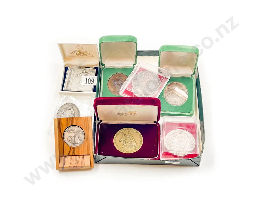 Qty of Stamp Medallions One S/S Image 1++