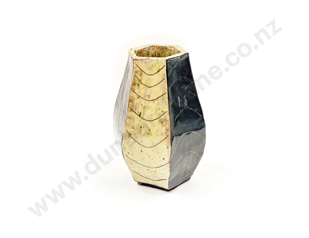 Brickworks Clay Vase Image 1++