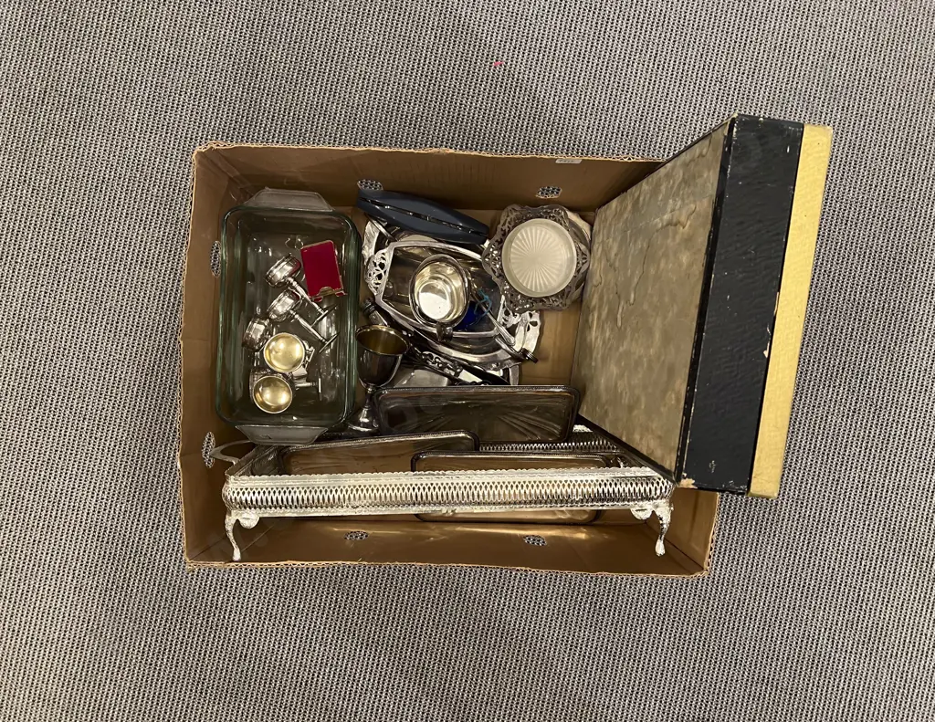 Box Quantity of S/P together with Canteen of Assorted Cutlery Image 1++