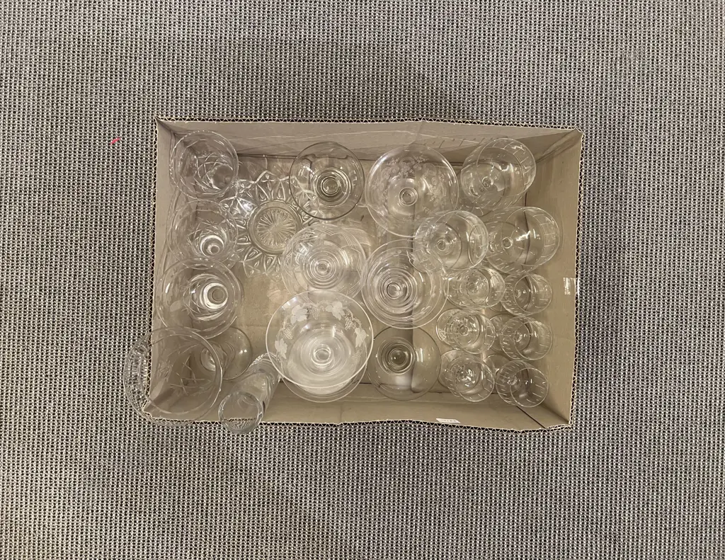 Box Quantity of Assorted Crystal & Glassware Image 1++