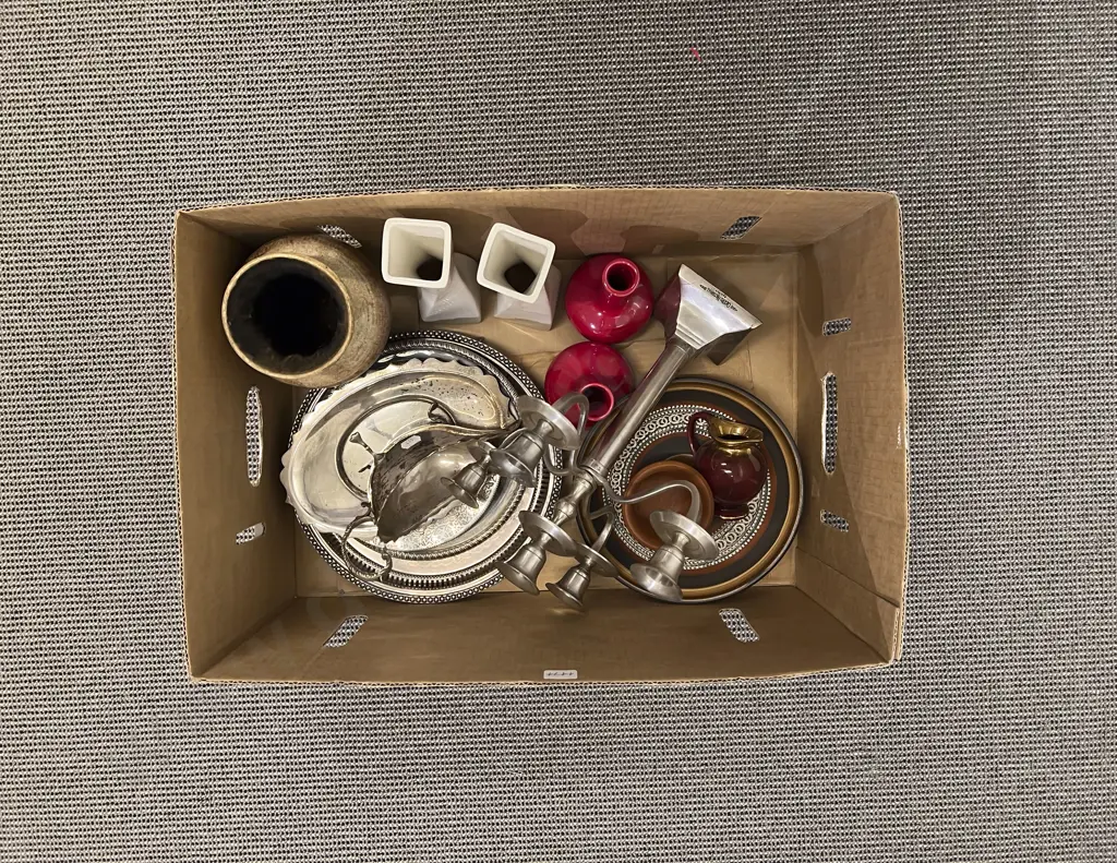Quantity of Assorted Vases and S/P etc Image 1++