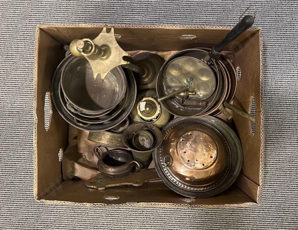 Box Quantity of Assorted Metal Ware Image 1++