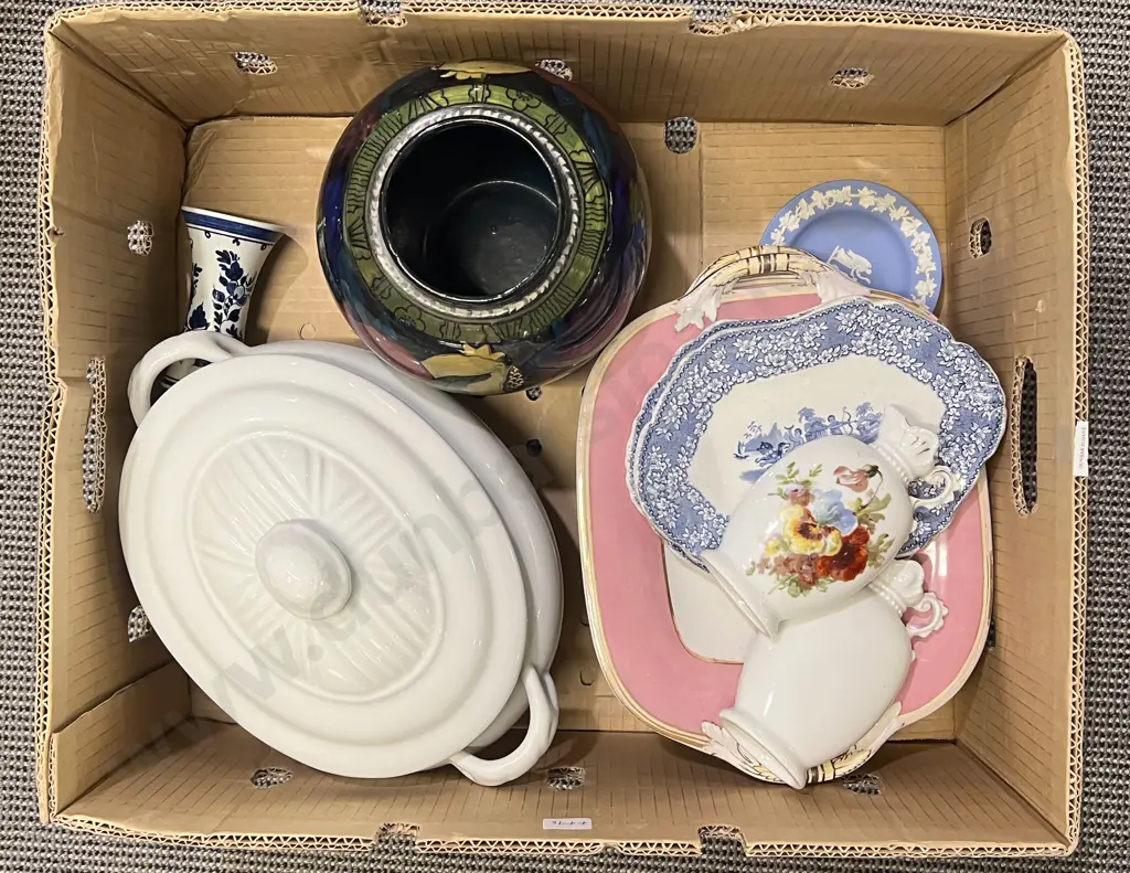Box Quantity of Assorted China Image 1++