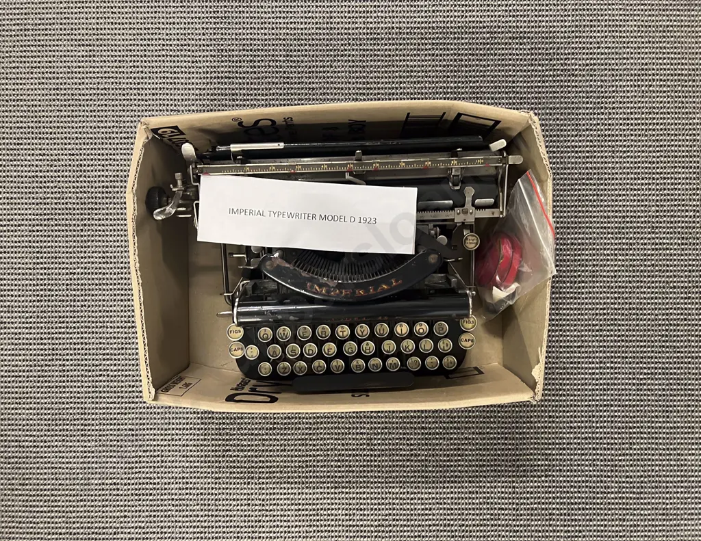 Vintage Imperial Model D Typewriter circa 1923 Image 1++