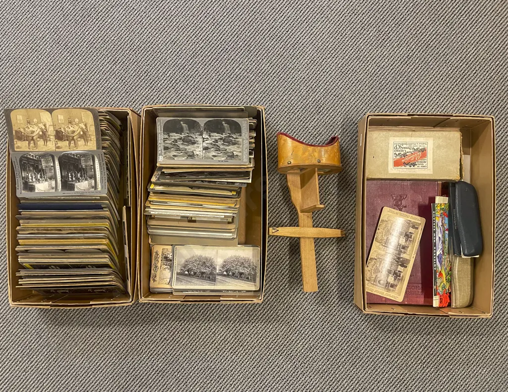 Vintage Stereoscope with Three Boxes of Assorted Slides Image 1++