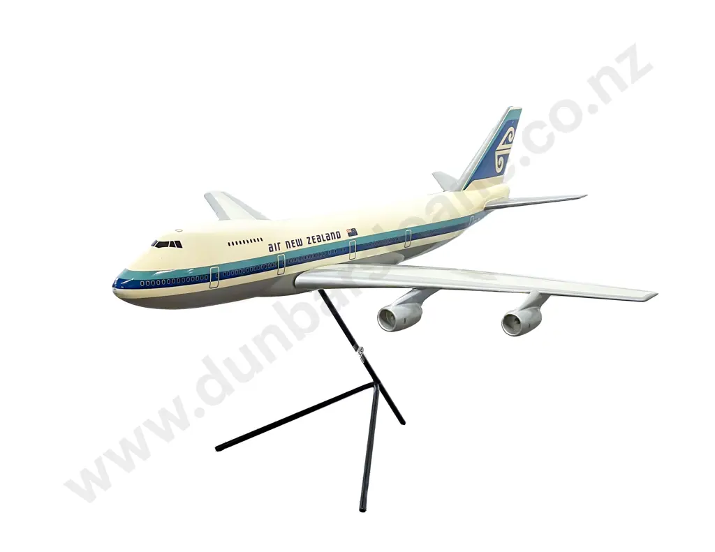 Scalecraft Model  of Air New Zealand Boeing 747 Image 1++
