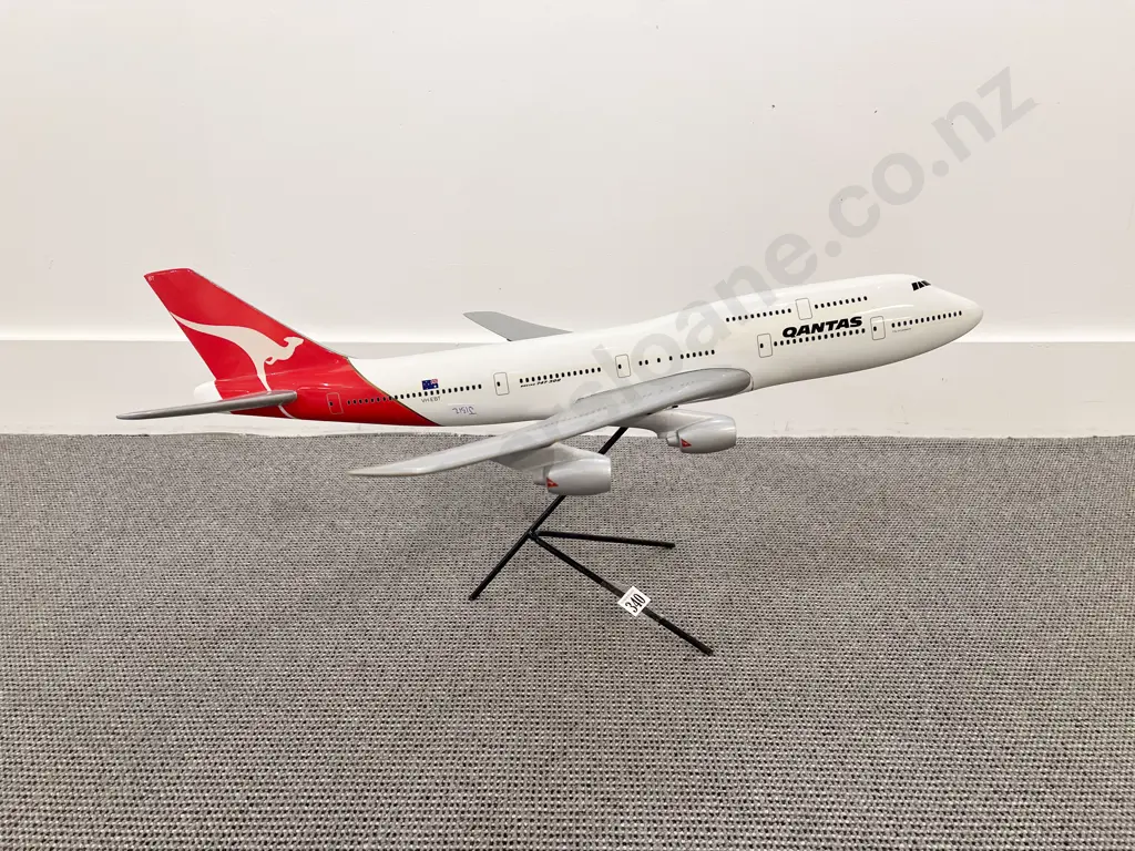Scalecraft Model of Qantas Boeing 747 Image 1++