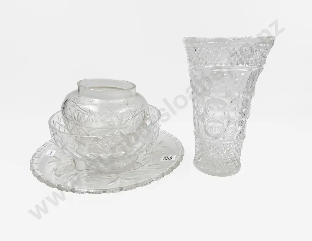 Small Quantity of Crystal & Glassware Image 1++