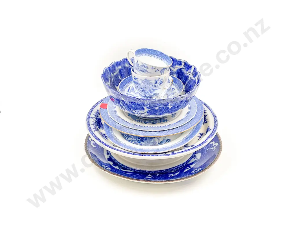 Qty of Assorted Blue and White China Image 1++