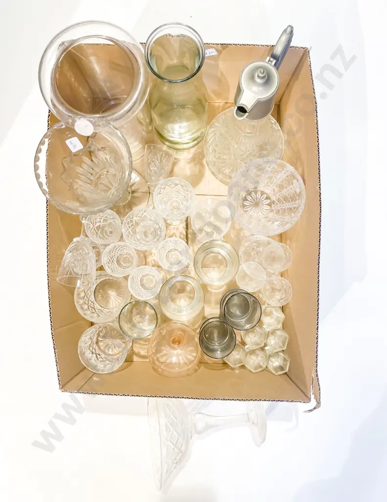 Qty of Assorted Crystal and Glassware Image 1++