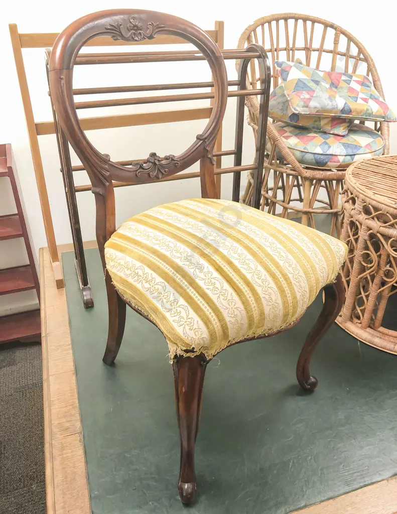 Balloon Back Dining Chair Image 1++