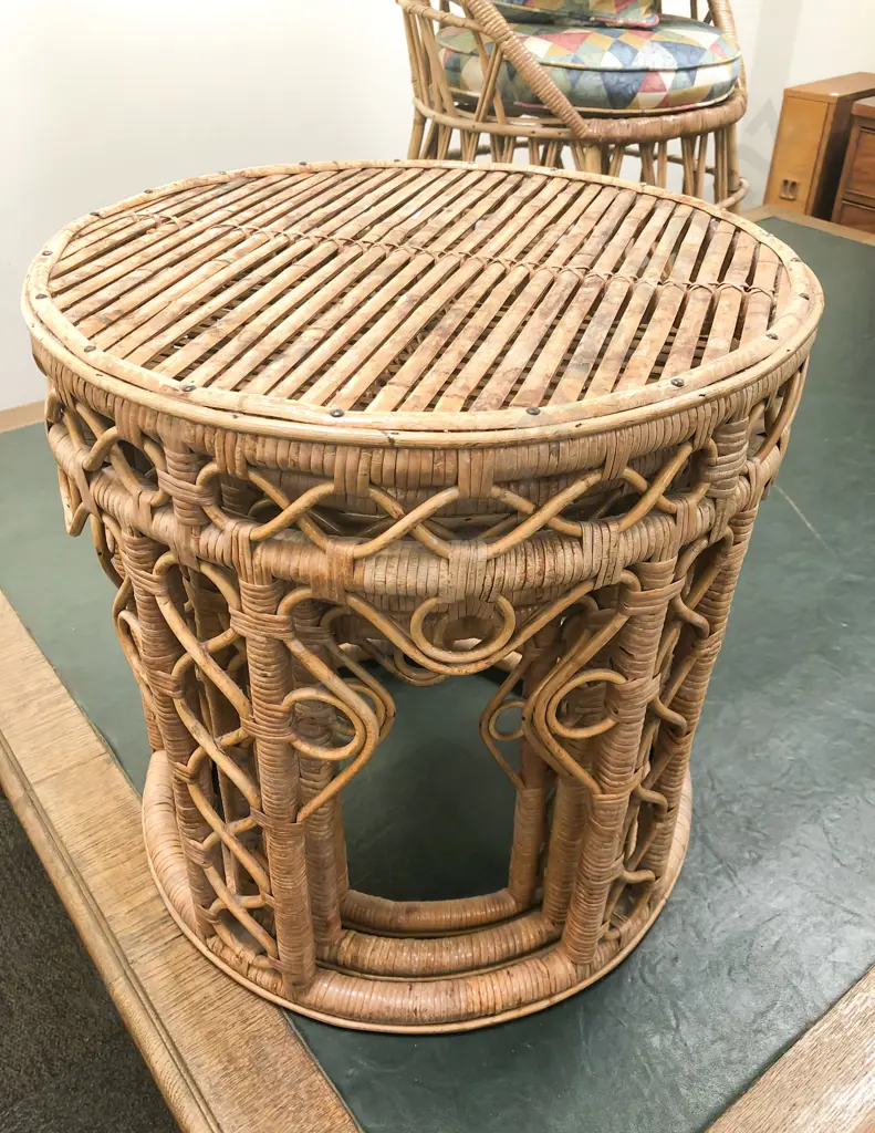 Cane Nest of Three Circular Tables Image 1++