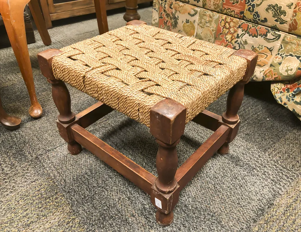 Rush Top Foot Stool Image 1++