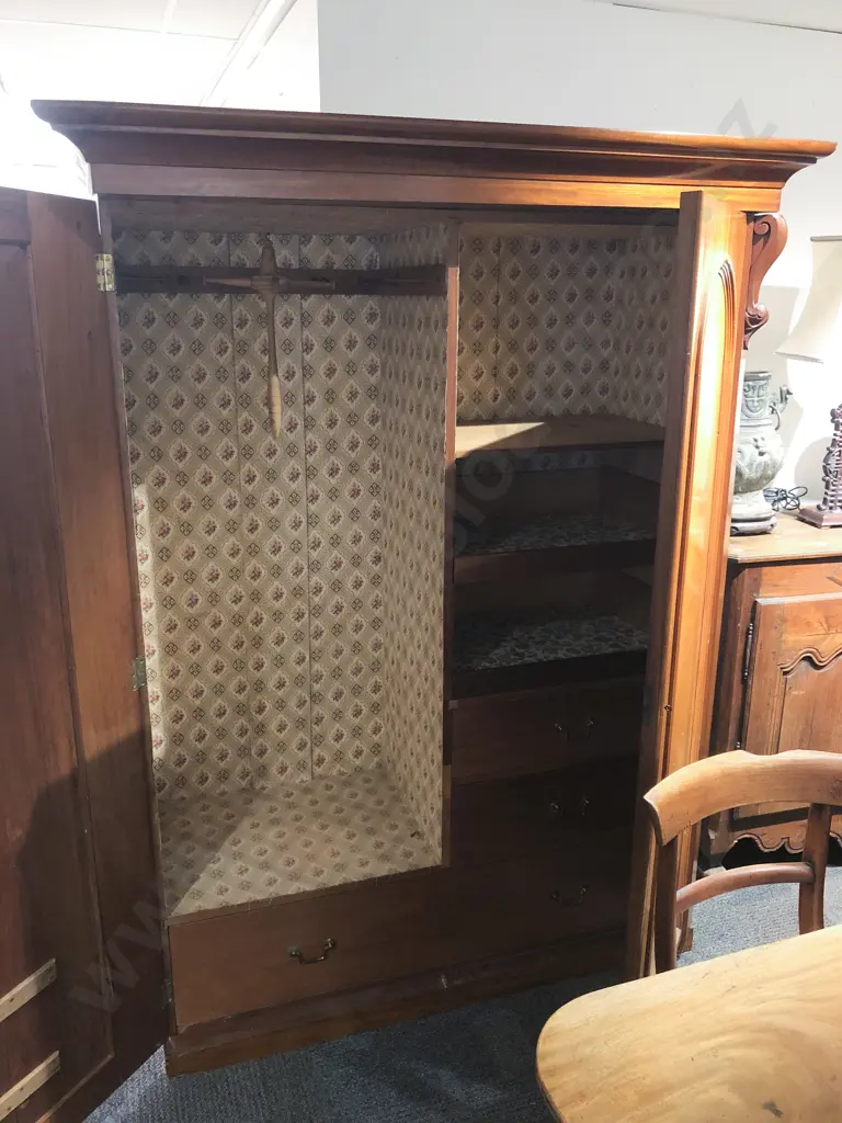 Vict Mahogany Two Door Wardrobe Image 1++