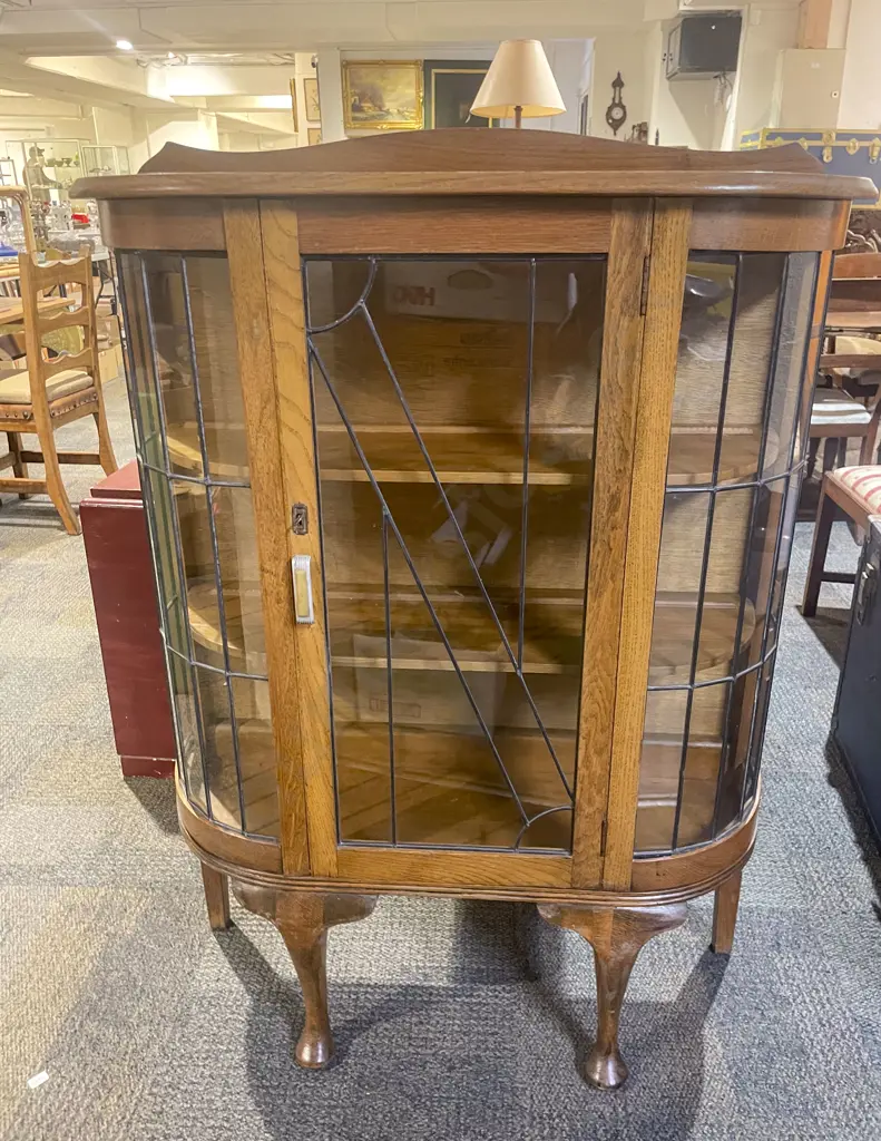 Oak Leadlight China Cabinet Image 1++