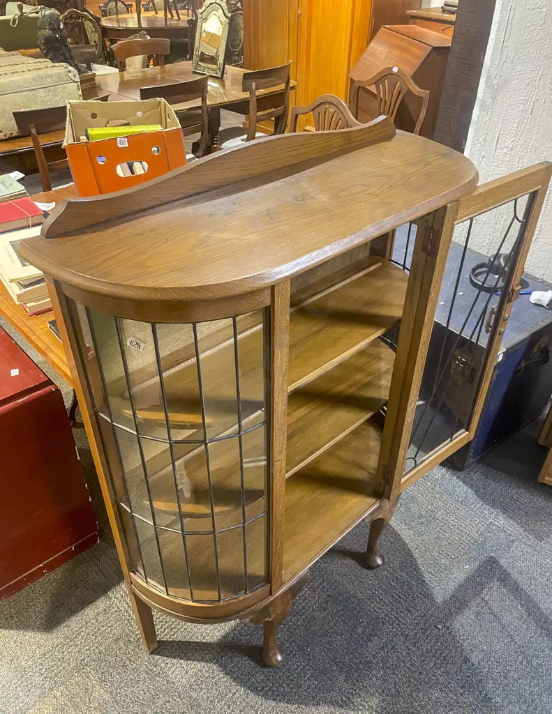 Oak Leadlight China Cabinet Image 1++