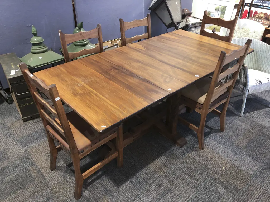 Chapman Taylor Dining Suite Image 1++