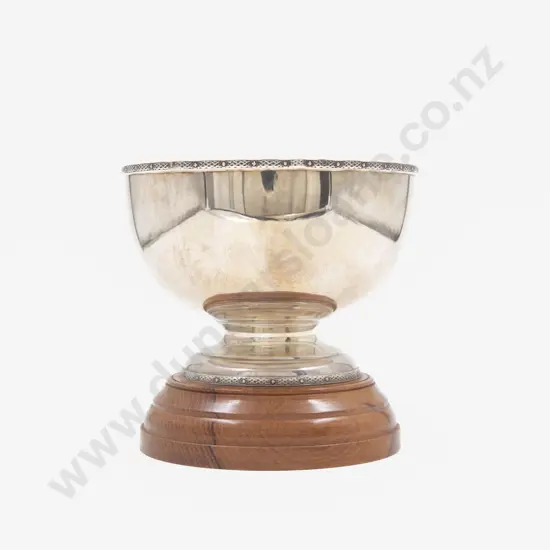 Geo VI S/S Rose Bowl On NZ Maire Wood Stand