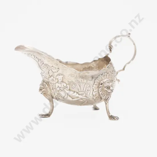 A Good Quality Edw VII S/S Gravy Boat