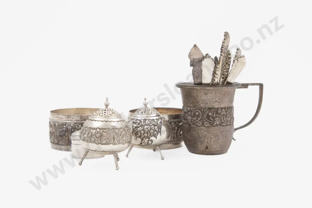 Small Group Of Mixed Indonesian .800 Silver Items Image 1++