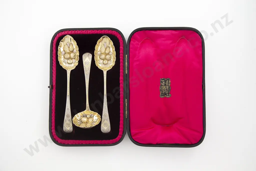 Cased Pair S/S Gilt Berry Spoons & Sauce Ladle Image 1++
