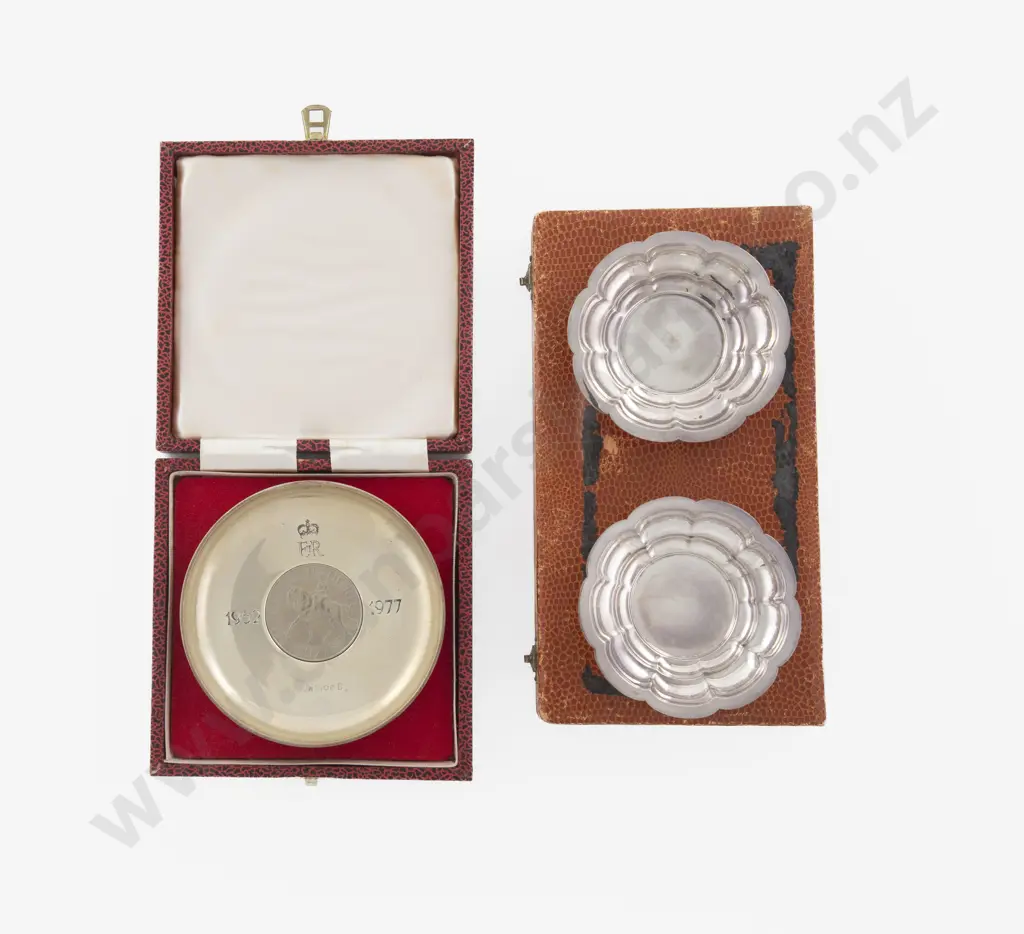 Cased QEII 1977 Silver Jubilee Crown Dish & Cased Pair German S/S Bon Bon Dishes Image 1++