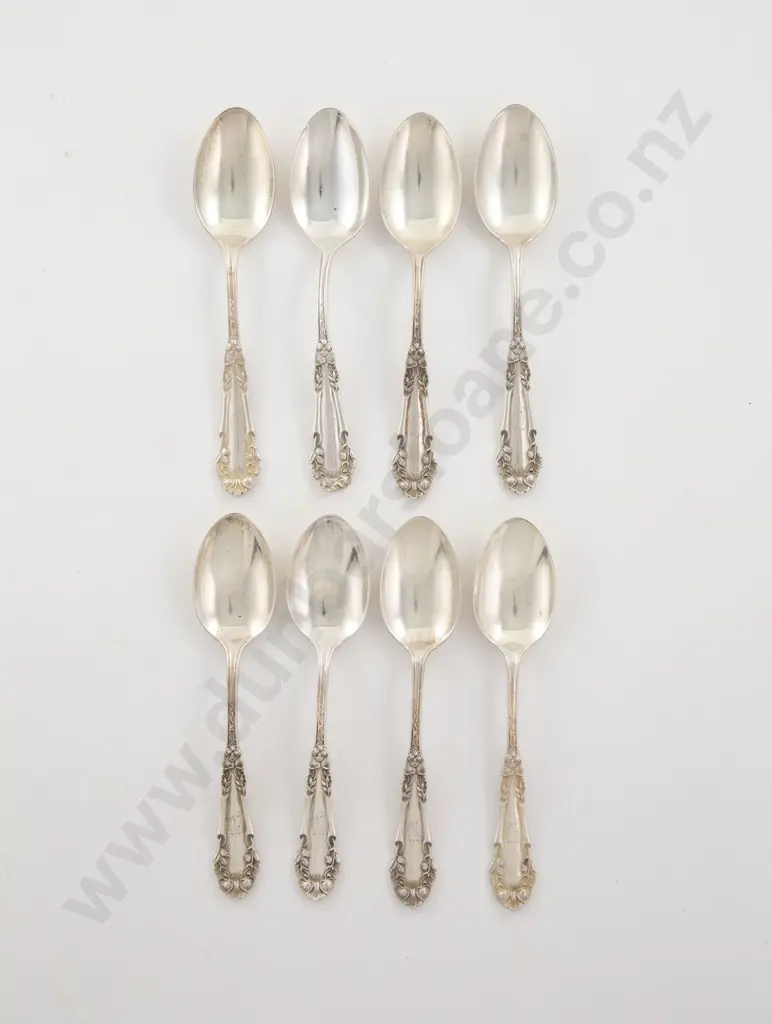 Set Of 8 Continental S/S Dessert Spoons Image 1++