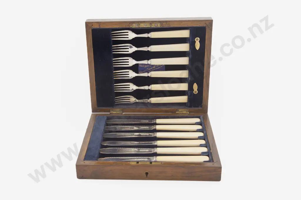 Oak Cased Set Of 6 Geo V S/S Bladed Ivory Handled Fish Knives & 6 Forks Image 1++
