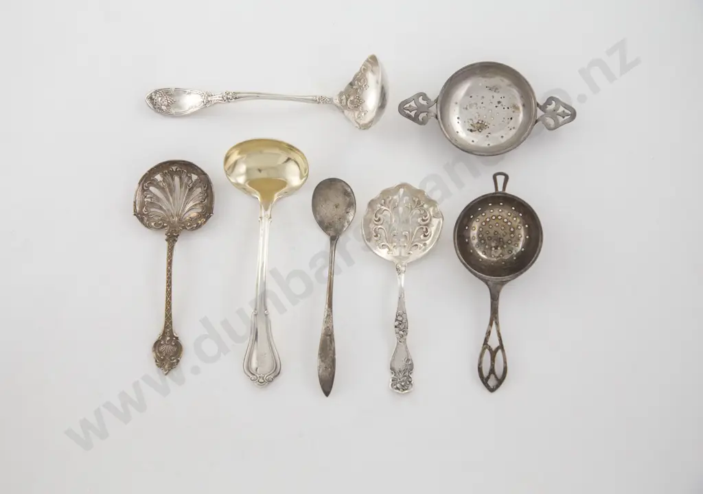 American S/S Tea Strainer Lemon Squeezer 2 Sifter Spoons & 3 Sauce Ladles Image 1++