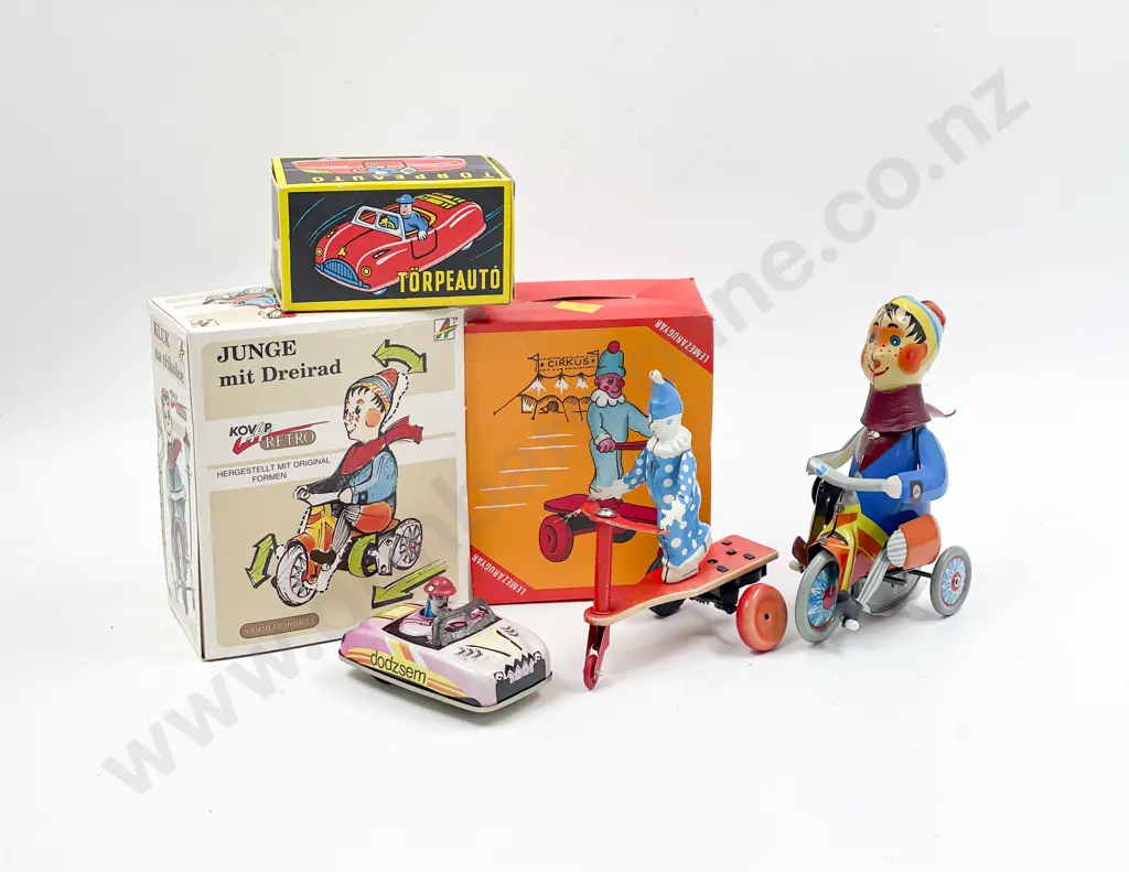 Boxed Three European Made Clockwork Tinplate Toys Image 1++
