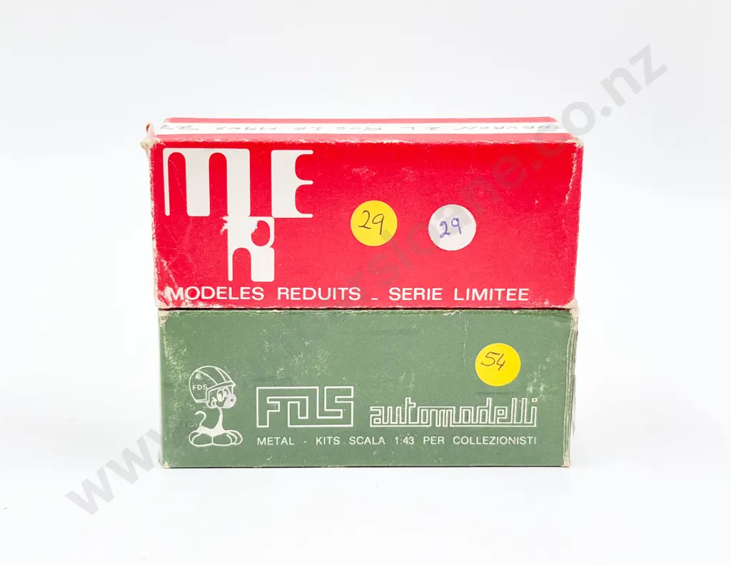 Two Diecast White Metal Kit Set Small Scale Models Image 1++