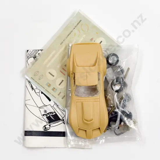 Three Arena Modelli Italy Resin and Diecast Kit Set 1/43 Scale Corvette Models
