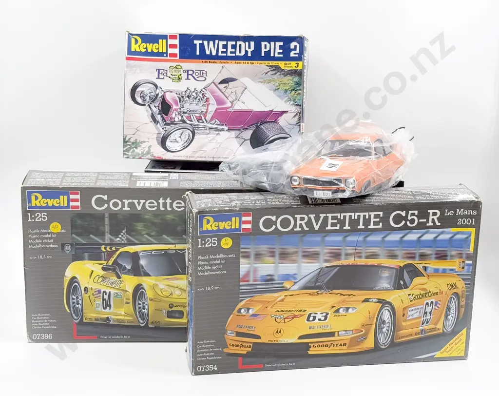 Five Various Manufacturer Model and Large Scale Kit Set Models Image 1++