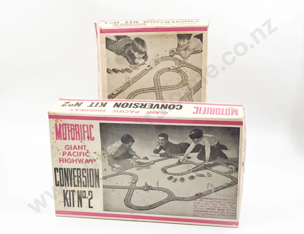 Made in NZ Motorific GTO Torture Track with Sets No1 2 and 3 with kit set car parts and pieces Image 1++