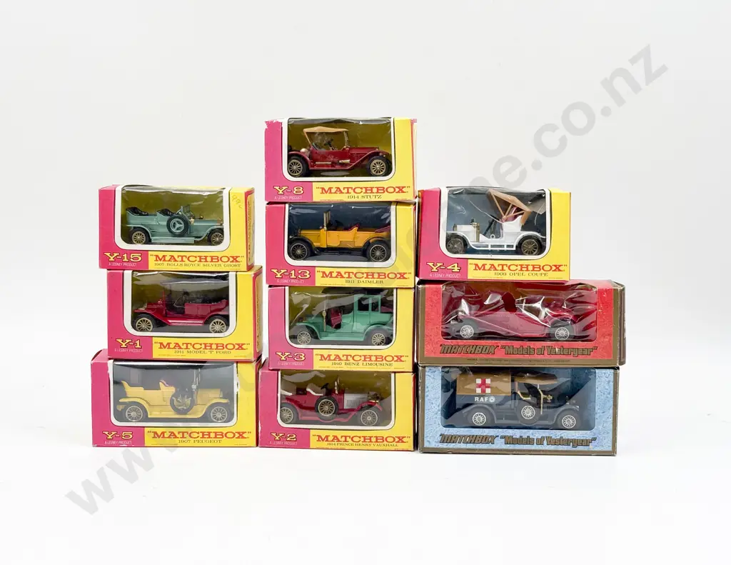 Ten Models of Yesteryear Pink and Woodgrain Surround Boxed Models Image 1++