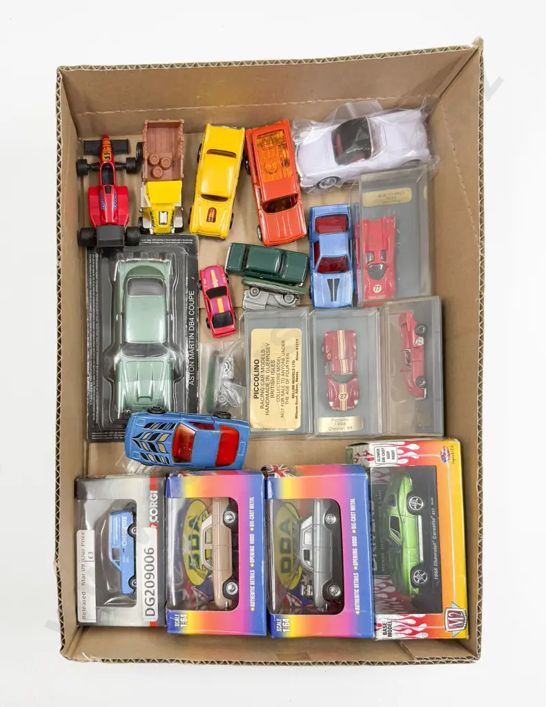 Qty Various Scale Boxed and Unboxed Diecast Models Image 1++