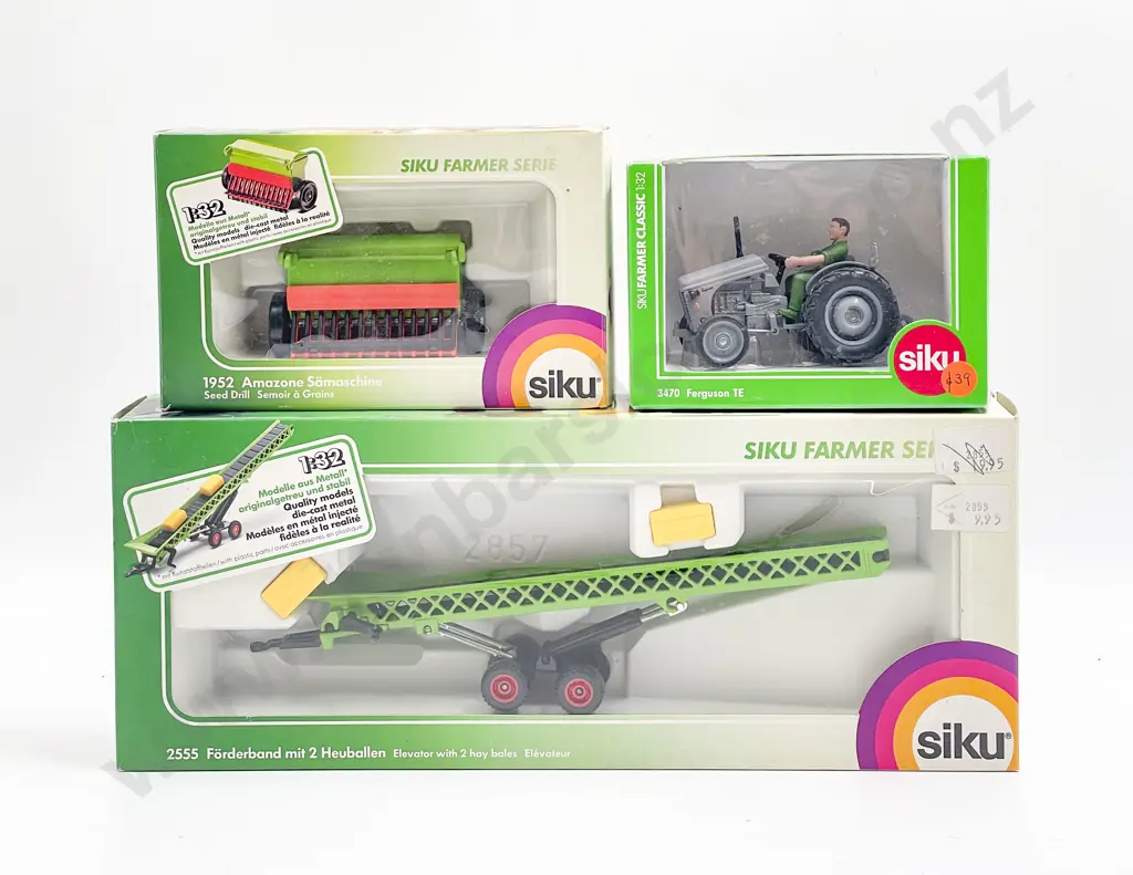 Boxed Siku Farmer Series 1:32 3470 Ferguson TE 1952 Seed Drill 2555 Hay Bale Elevator Image 1++