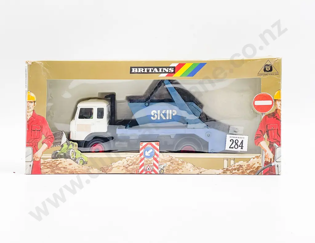 Boxed Britains 9920 Skip Lorry Image 1++