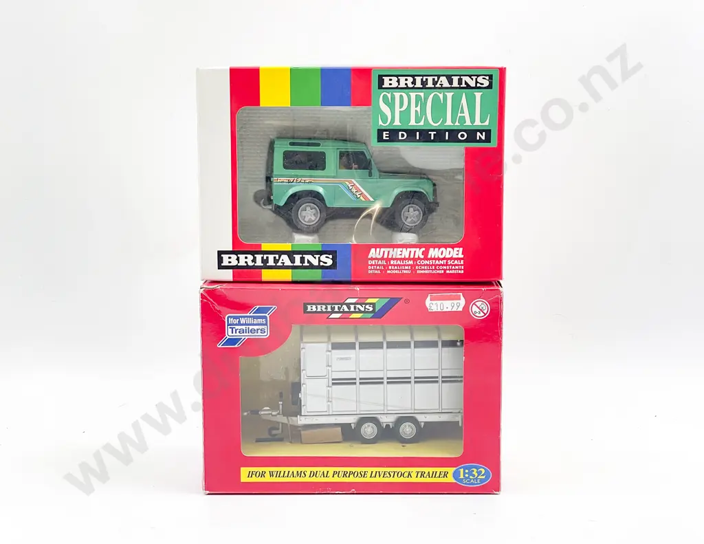 Britains Boxed 5946 4x4 Britains Special Edition Land Rover and 40710 Live Stock Trailer Image 1++