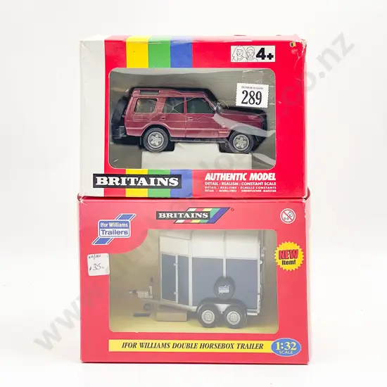 Britains Boxed 9480 Land Rover Discovery and 40711 Horse Box Trailer