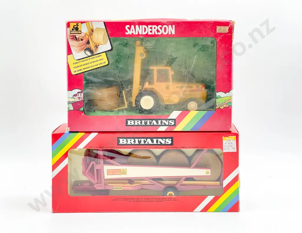 Britains Boxed 9534 CROWN Benac RBR 3000 Round Bale Wagon and 9513 Sanderson Forklift Image 1++